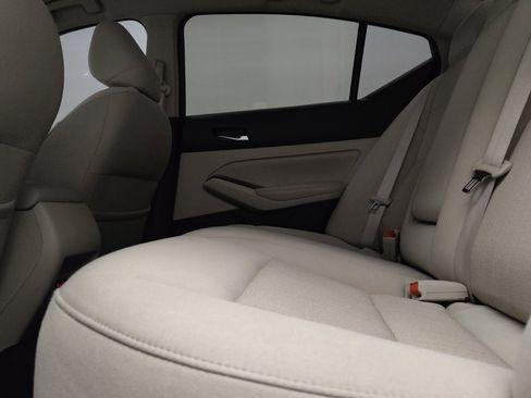 Used 2021 Nissan Altima 2.5 SV FWD image 18