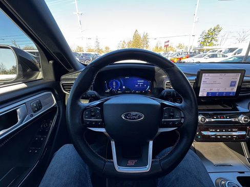 Used 2022 Ford Explorer ST w/ ST Street Pack AWD/4WD image 12
