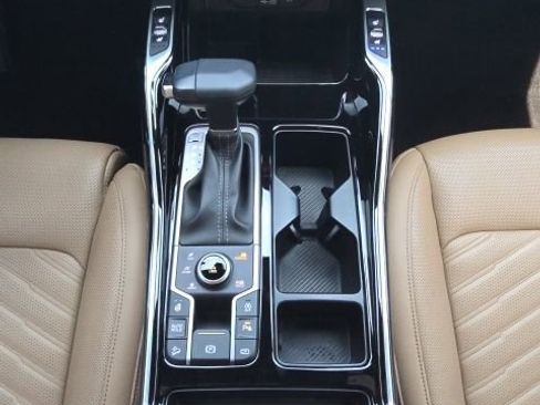 Used 2024 Kia Sorento SX Prestige w/ Olive Brown Leather Package image 48