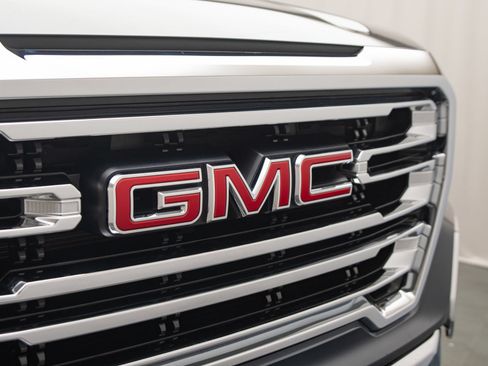 Used 2019 GMC Sierra 1500 SLT w/ SLT Premium Plus Package AWD/4WD image 29