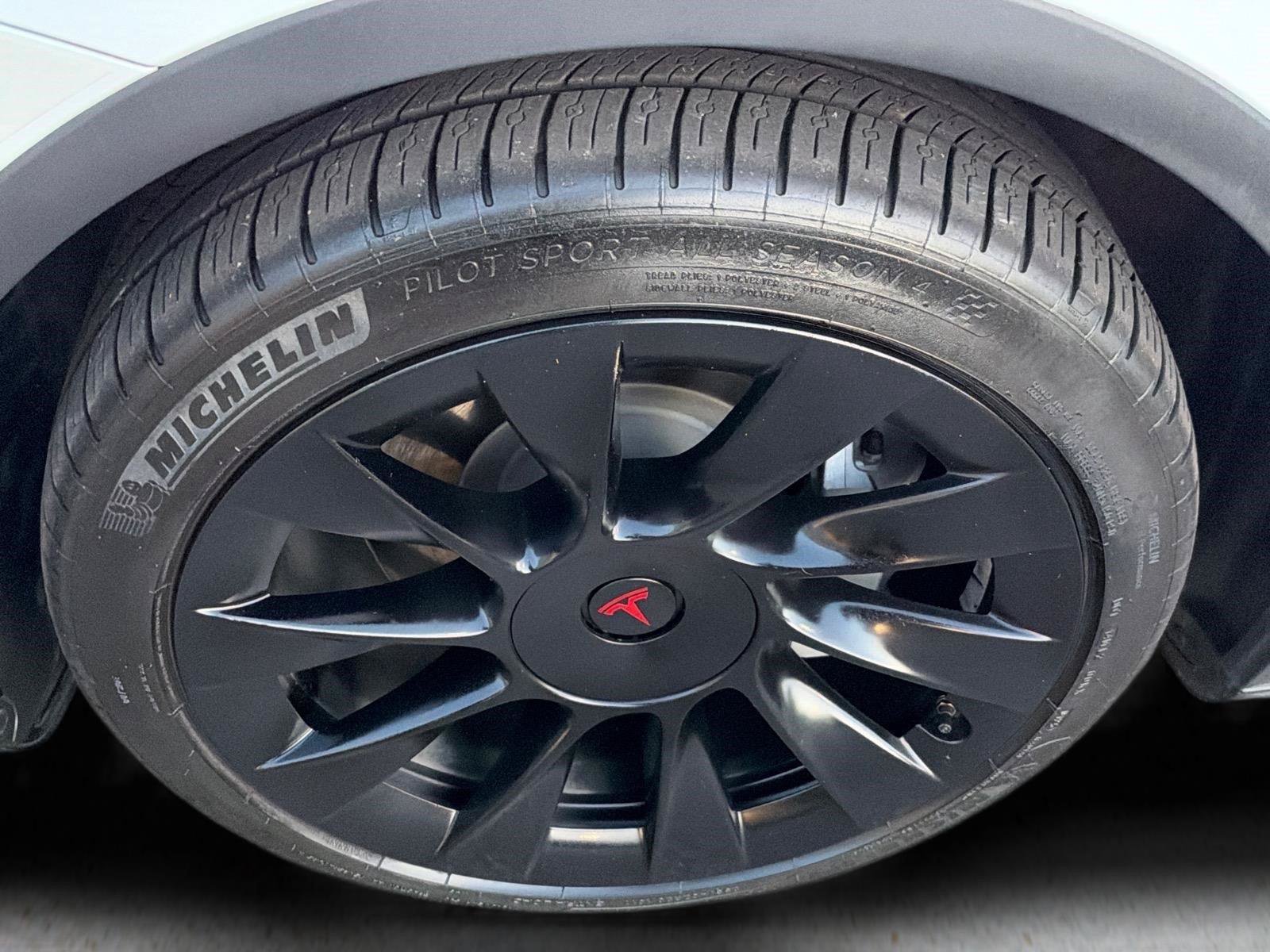 Used 2020 Tesla Model Y Long Range AWD/4WD image 18
