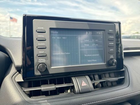 Used 2019 Toyota RAV4 LE AWD/4WD image 14