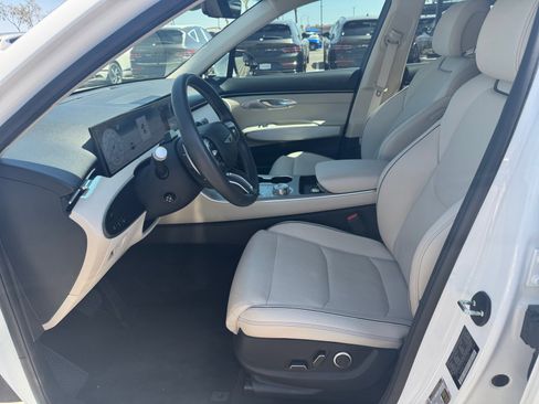 Used 2026 Genesis GV70 2.5T Advanced AWD/4WD image 14