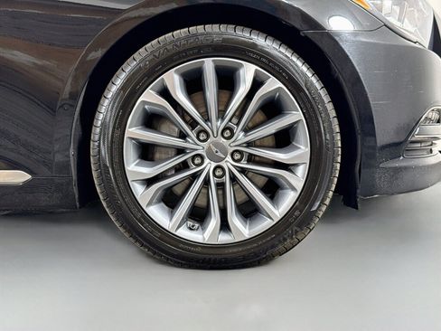 Used 2016 Hyundai Genesis 3.8 RWD image 40