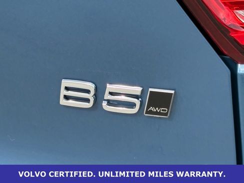 Certified 2025 Volvo XC40 B5 Plus AWD/4WD image 10