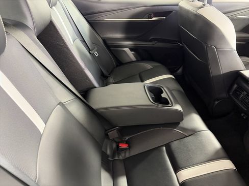 Used 2025 Toyota Camry SE FWD image 23