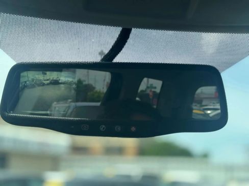 Used 2011 GMC Acadia SLE image 31