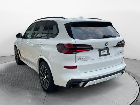 Used 2024 BMW X5 sDrive40i w/ M Sport Package RWD image 5