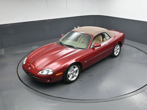 Used 1998 Jaguar XK8 Convertible image 33