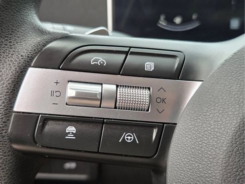 Used 2025 Hyundai Sonata SEL FWD image 33