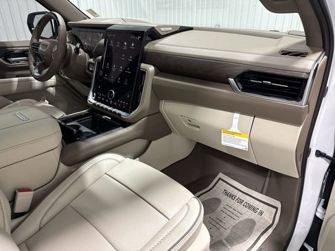 New 2026 GMC Yukon XL Denali w/ Denali Reserve Package AWD/4WD image 30