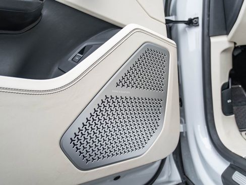 Used 2019 Lamborghini Urus image 35