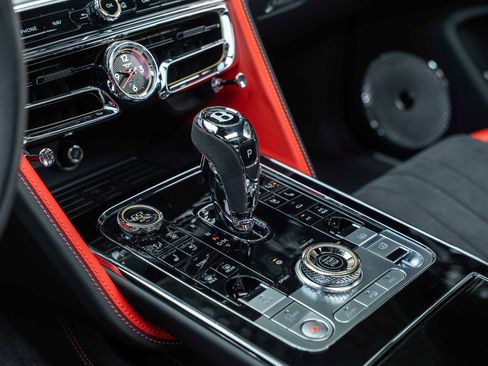 Certified 2024 Bentley Flying Spur W12 image 35