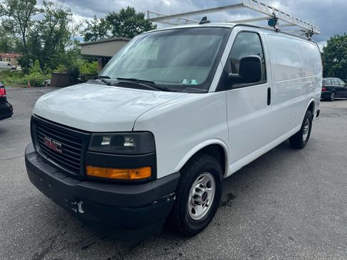 Used 2018 GMC Savana 2500 RWD image 3