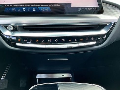 Used 2024 Cadillac Lyriq Luxury w/ LPO, Floor Liner Package AWD/4WD image 15