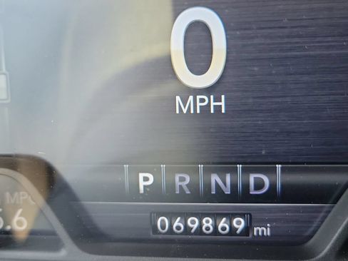 Used 2019 RAM 1500 Laramie RWD image 30