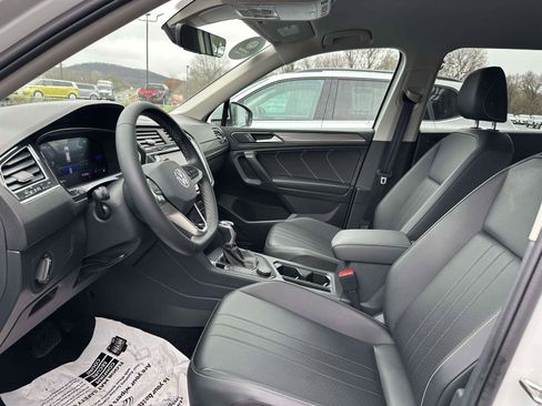 Certified 2023 Volkswagen Tiguan SE AWD/4WD image 17