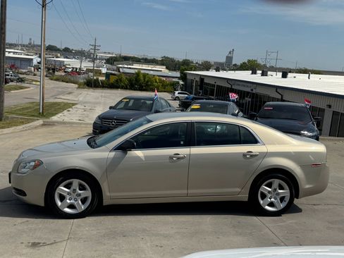 Used 2011 Chevrolet Malibu LS image 12