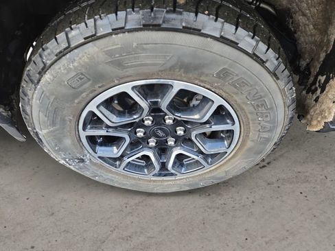 Used 2022 Ford F150 Lariat image 9