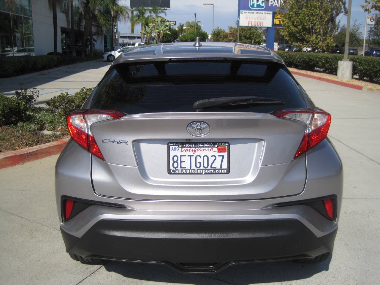 Used 2018 Toyota C-HR XLE FWD image 6