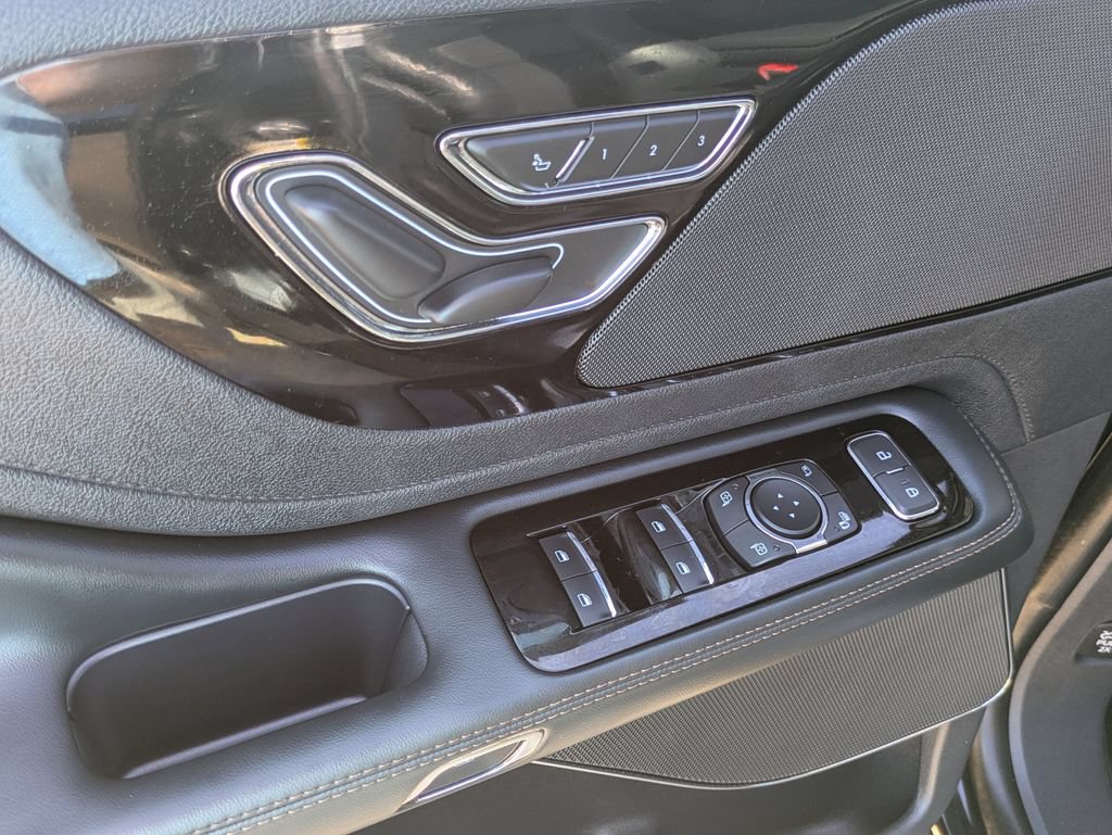 Used 2026 Lincoln Aviator 2WD image 6