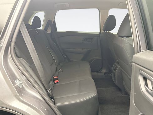 Used 2024 Nissan Rogue S image 17