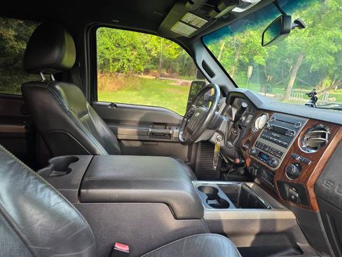 Used 2011 Ford F350 Lariat w/ Lariat Interior Pkg RWD image 23