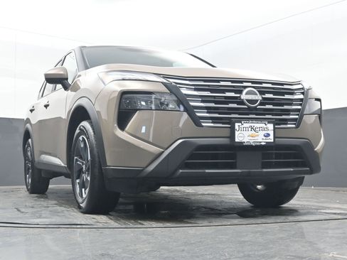Used 2025 Nissan Rogue SV image 26