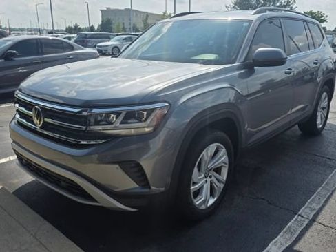 Used 2021 Volkswagen Atlas SE w/ Towing Package AWD/4WD image 3