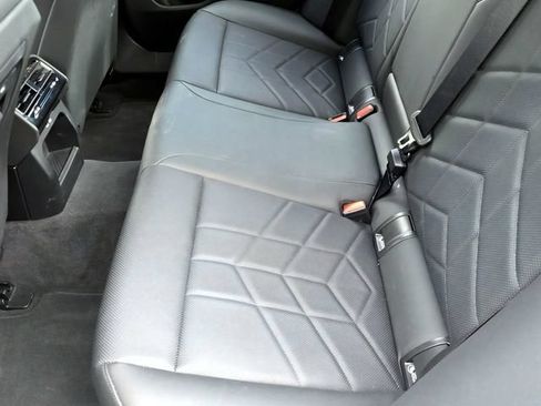Used 2026 BMW 530i xDrive AWD/4WD image 14