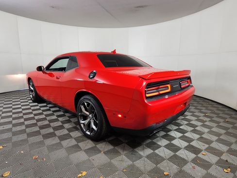 Used 2017 Dodge Challenger SXT Plus image 5