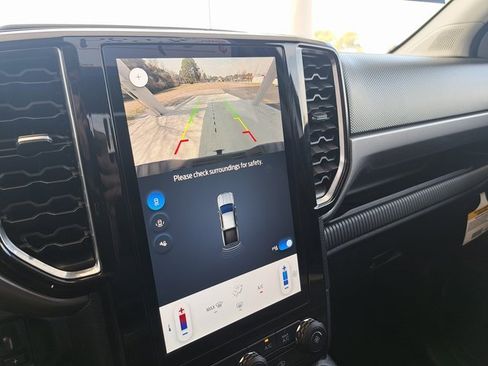 Used 2024 Ford Ranger XLT w/ FX4 Off-Road Package image 11