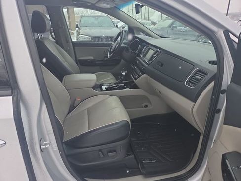 Used 2021 Kia Sedona SX image 18
