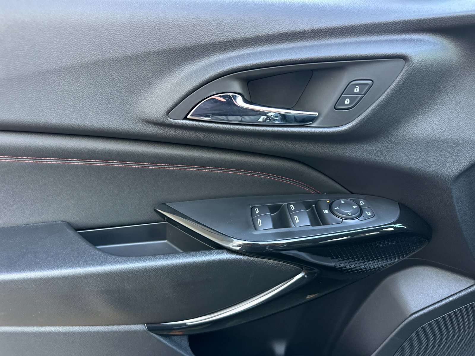 New 2026 Chevrolet Trax RS w/ Driver Confidence Package FWD image 11
