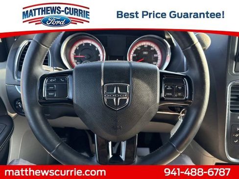 Used 2014 Dodge Grand Caravan SXT FWD image 17