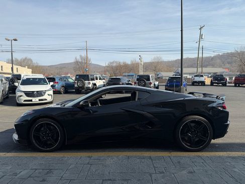 Used 2022 Chevrolet Corvette Stingray Coupe w/ Z51 Performance Package image 5