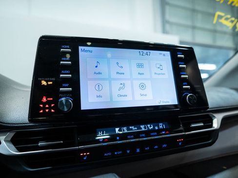 Used 2024 Toyota Sienna XLE image 24