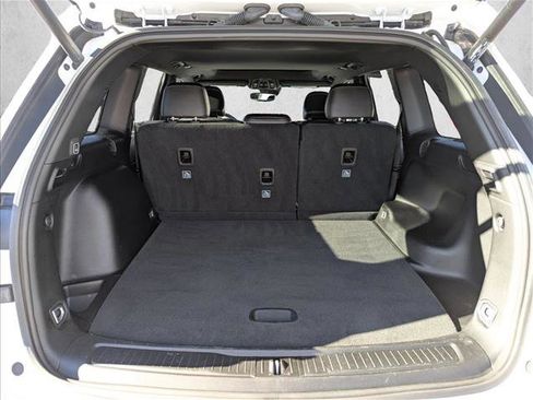 Used 2023 Jeep Grand Cherokee Altitude image 6