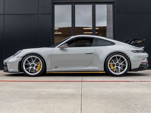 Certified 2022 Porsche 911 GT3 RWD image 2