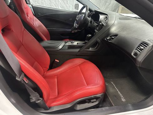 Used 2016 Chevrolet Corvette Stingray Convertible RWD image 9