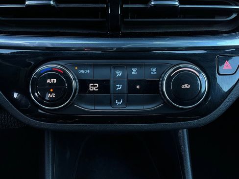 Used 2025 Buick Envista Sport Touring image 26