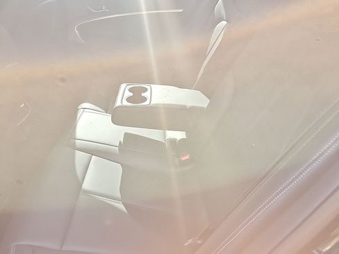 Used 2023 Genesis G70 2.0T image 22