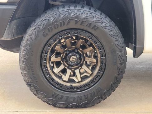 Used 2024 GMC Sierra 1500 AT4X AWD/4WD image 10