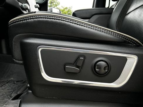Used 2022 RAM 1500 Laramie w/ Night Edition AWD/4WD image 30