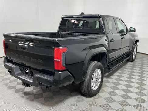 Certified 2025 Toyota Tacoma SR5 w/ SR5 Upgrade Package AWD/4WD image 6