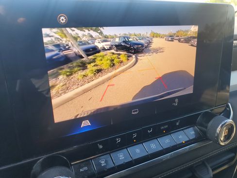 Used 2023 Chevrolet Colorado LT w/ LT Convenience Package II image 28