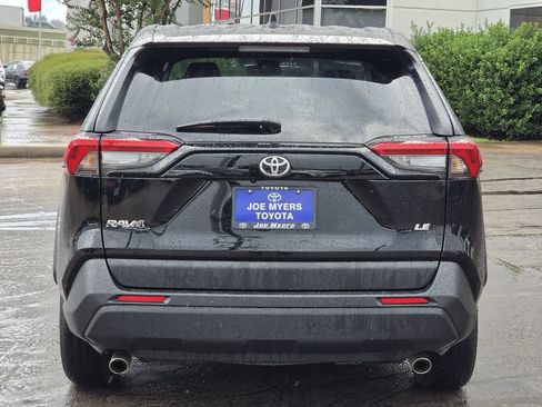 Used 2025 Toyota RAV4 LE FWD image 8