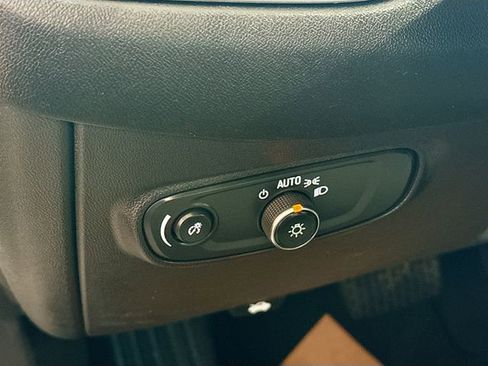 Used 2024 Chevrolet Equinox LS FWD image 11