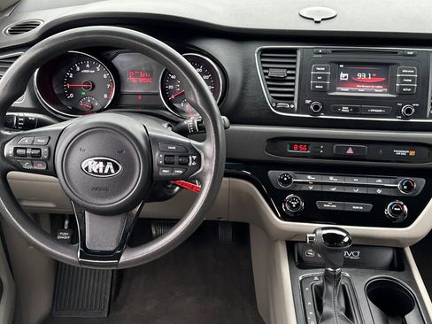 Used 2016 Kia Sedona LX w/ LX Convenience Package image 14
