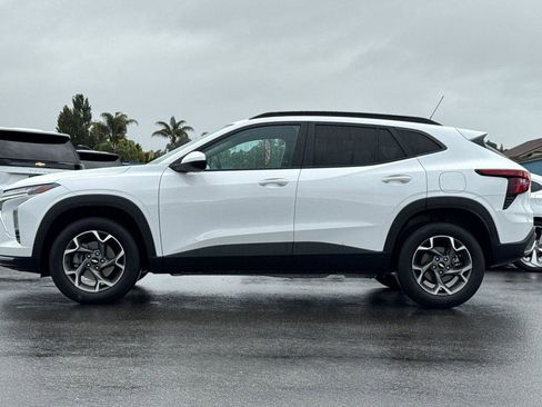 Used 2025 Chevrolet Trax LT image 9